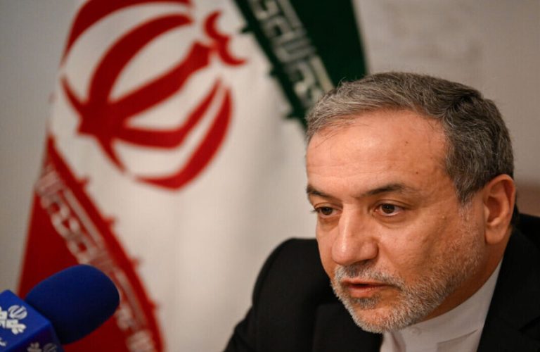 “أكسيوس”: ويتكوف وعراقجي يجتمعان الأحد في مسقط