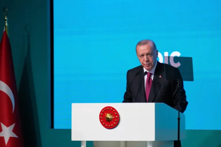 إردوغان: متفائلون بانتصار إيران.. ونتنياهو أكبر عائق أمام السلام في المنطقة