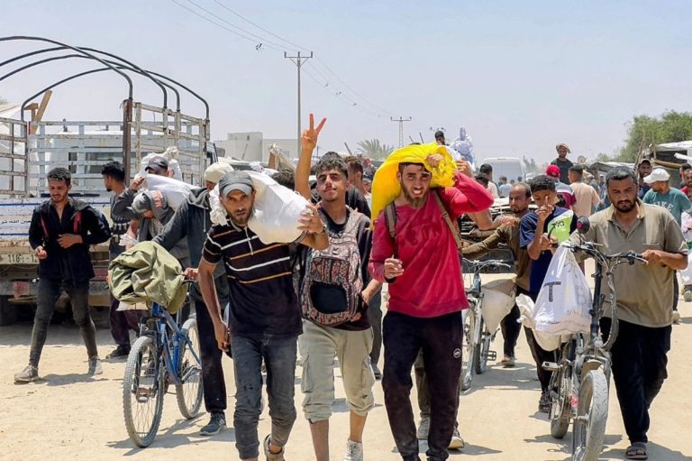 37 شهيداً في غزة منذ فجر اليوم في ظل قطع الاحتلال للاتصالات