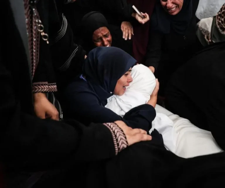 63 شهيداً في غزة منذ فجر اليوم باستهدافات الاحتلال وارتفاع عدد شهداء التجويع إلى 127