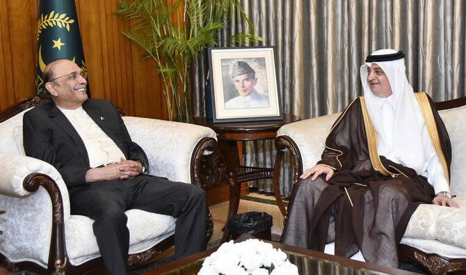 الرئيس الباكستاني يدعو للاستثمار السعودي ويشيد بدعم الرياض في الأوقات الحرجة.