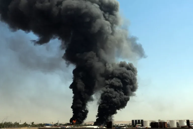 هجمات بمسيرات تستهدف مطار أربيل وحقول نفطية بالعراق