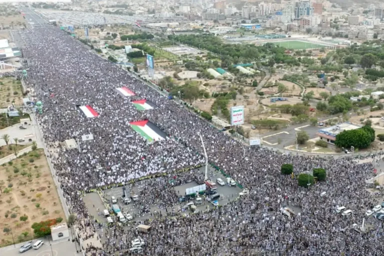 مسيرات حاشدة في اليمن: ثابتون مع غزة وجهوزيتنا عالية