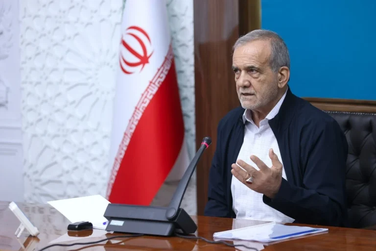 بزشكيان: موقف المسؤولين الأميركيين إزاء المقترحات النووية لإيران غير منطقي وغير مشروع