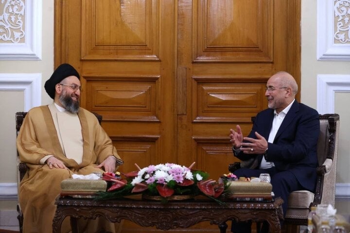 قاليباف يستقبل عمار الحكيم: تشديد على توسيع التعاون البرلماني بين إيران والعراق