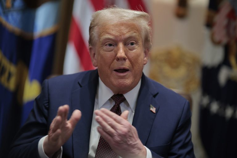 ترامب يبحث مع قادة دول عربية وإسلامية الحرب على غزة