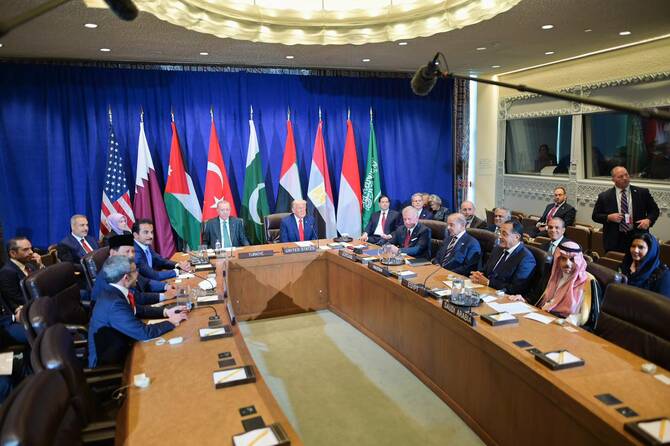 ترامب يعرض خطة لمستقبل غزة أمام قادة عرب ومسلمين