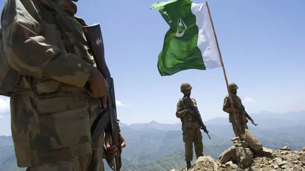 باكستان وأفغانستان تعقدان محادثات في الدوحة بعد اشتباكات عنيفة بينهما