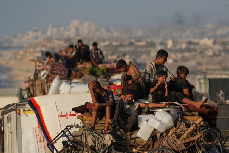 مسؤول حكومي: حرب غزة سحقت الفقراء وخلفت 57 ألف يتيم