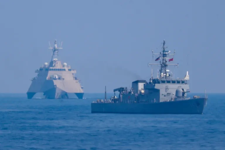 نيويورك تايمز: الولايات المتحدة والصين على بعد خطوة واحدة من الحرب