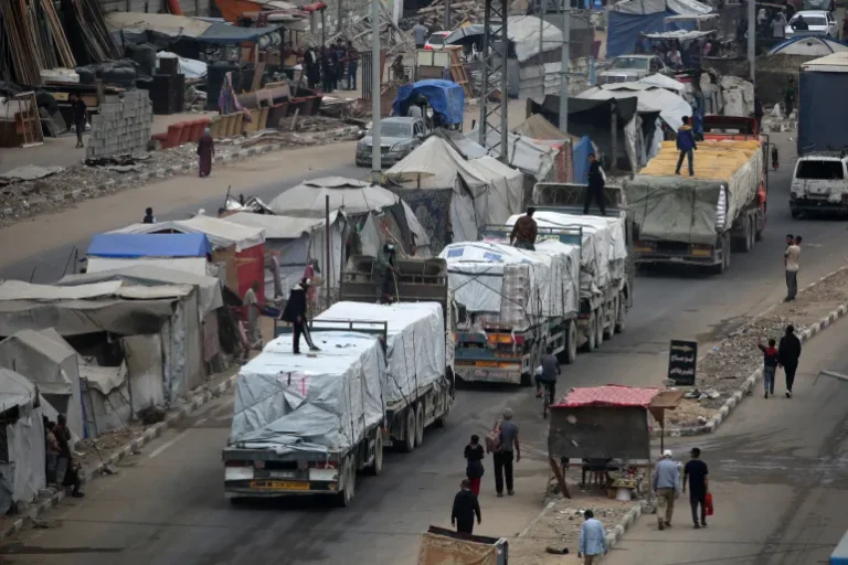 إعلام رسمي: إسرائيل ستسمح بفتح معبر رفح وزيادة دخول المساعدات إلى غزة