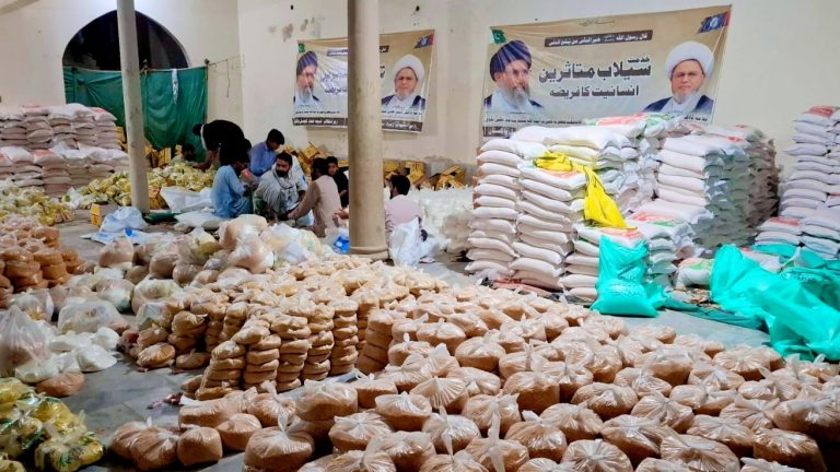 زعيم الشيعة في باكستان يواصل دعمَه المتواصل لمتضرري السيول