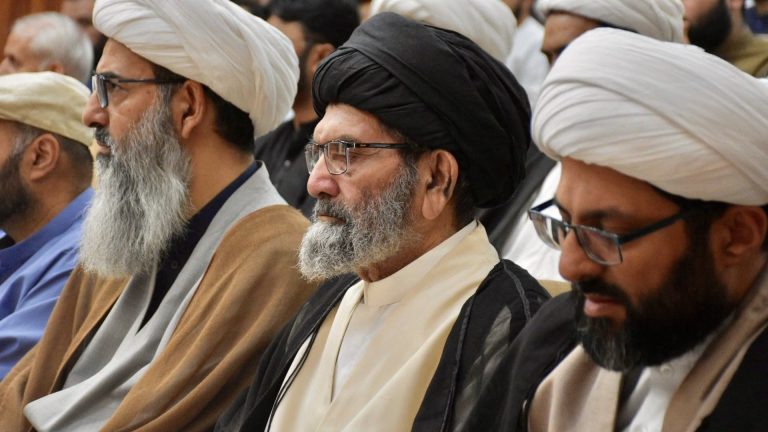 في ذكرى رحيل العلامة ملك ظفر عباس.. آية الله السيد ساجد علي نقوي يشارك في المراسم ويؤكد أهمية حفظ إرثه العلمي والديني